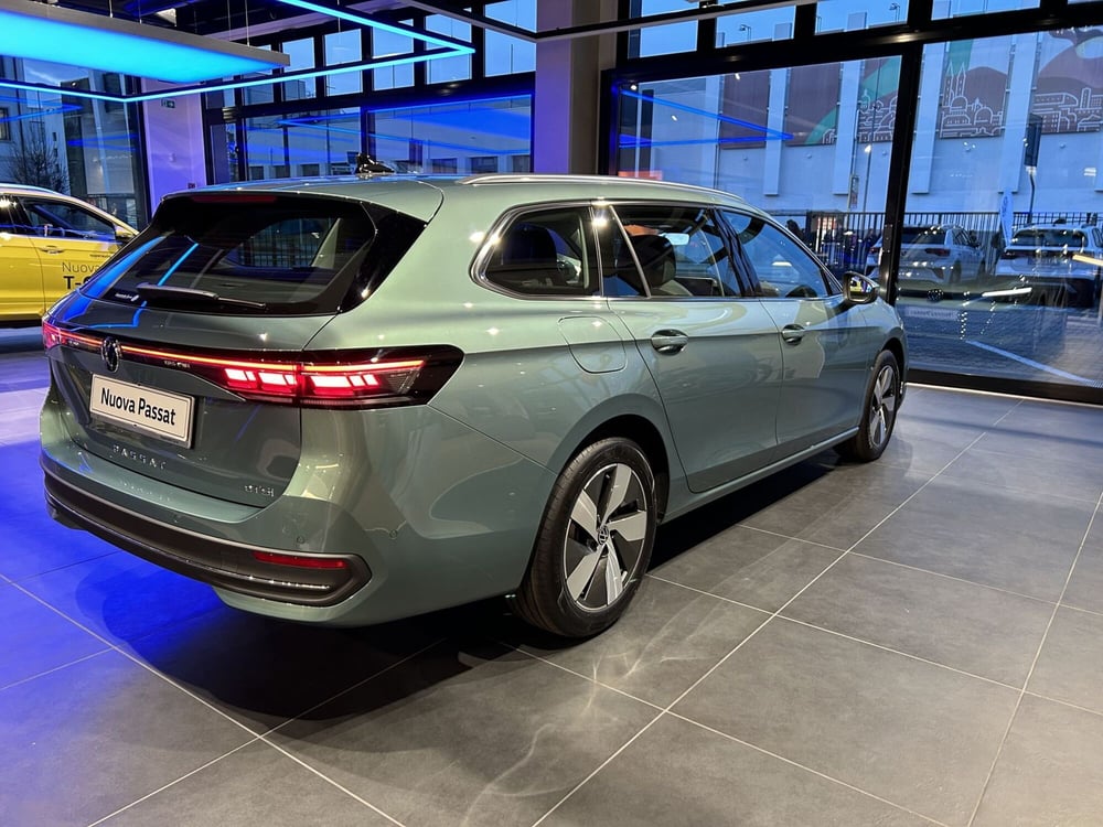 Volkswagen Passat nuova a Padova (5)