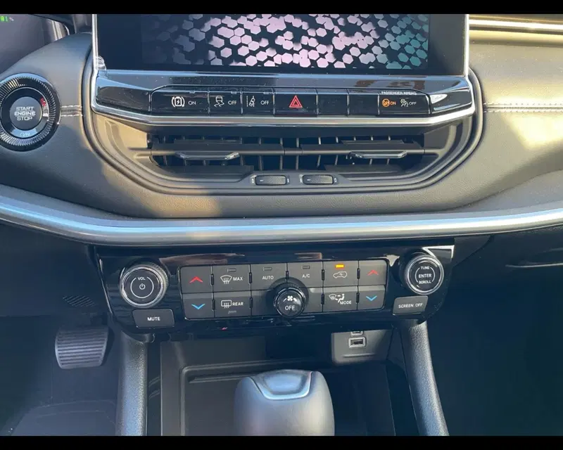 Jeep Compass nuova a Lucca (12)