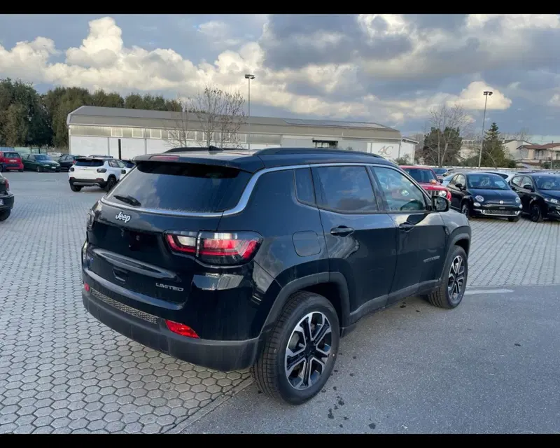 Jeep Compass nuova a Lucca (3)