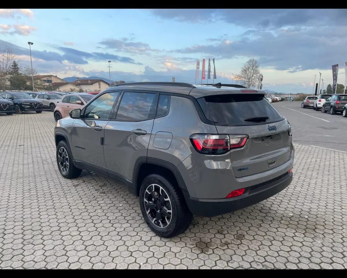 Jeep Compass nuova a Lucca (5)