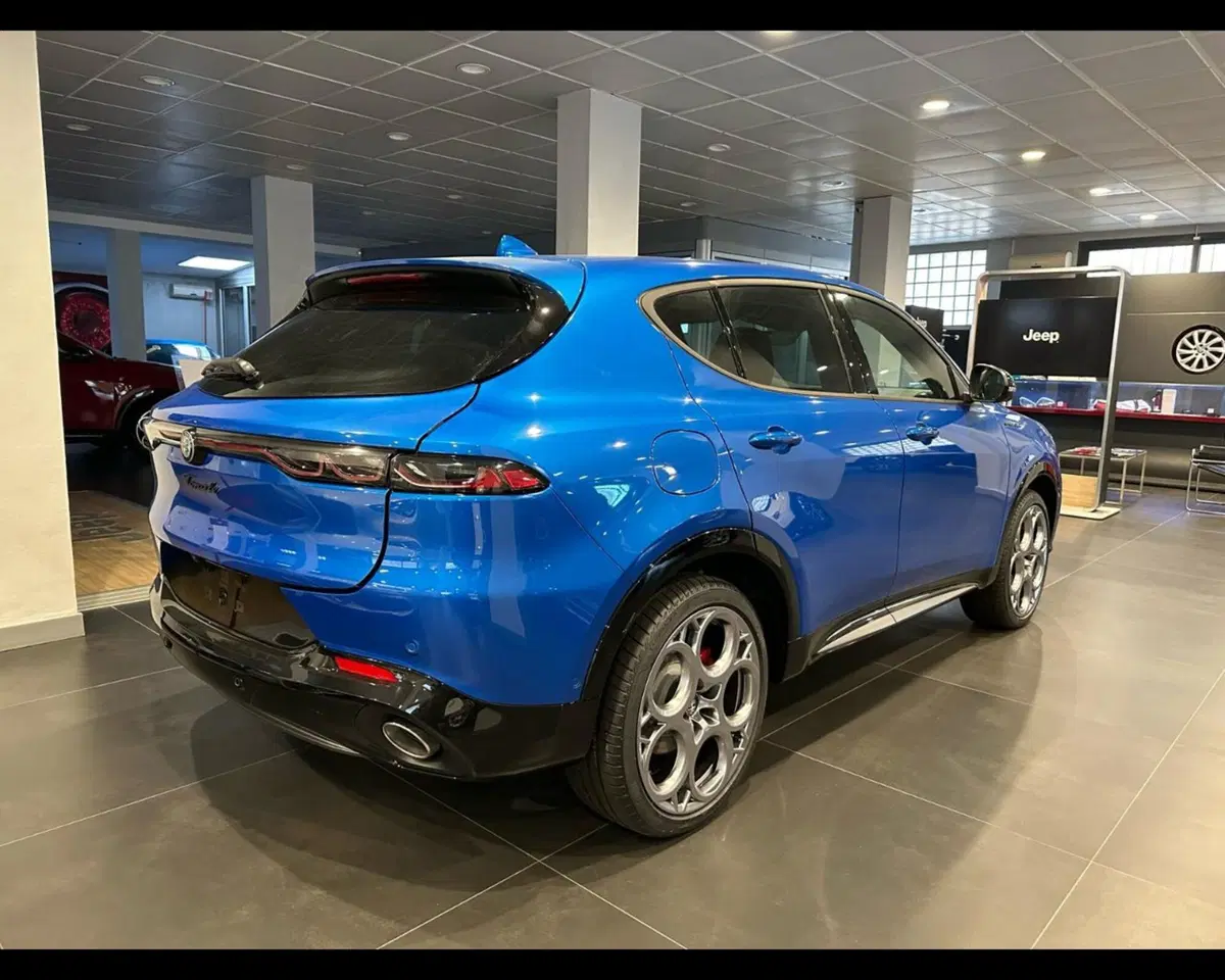 Alfa Romeo Tonale nuova a Lucca (5)