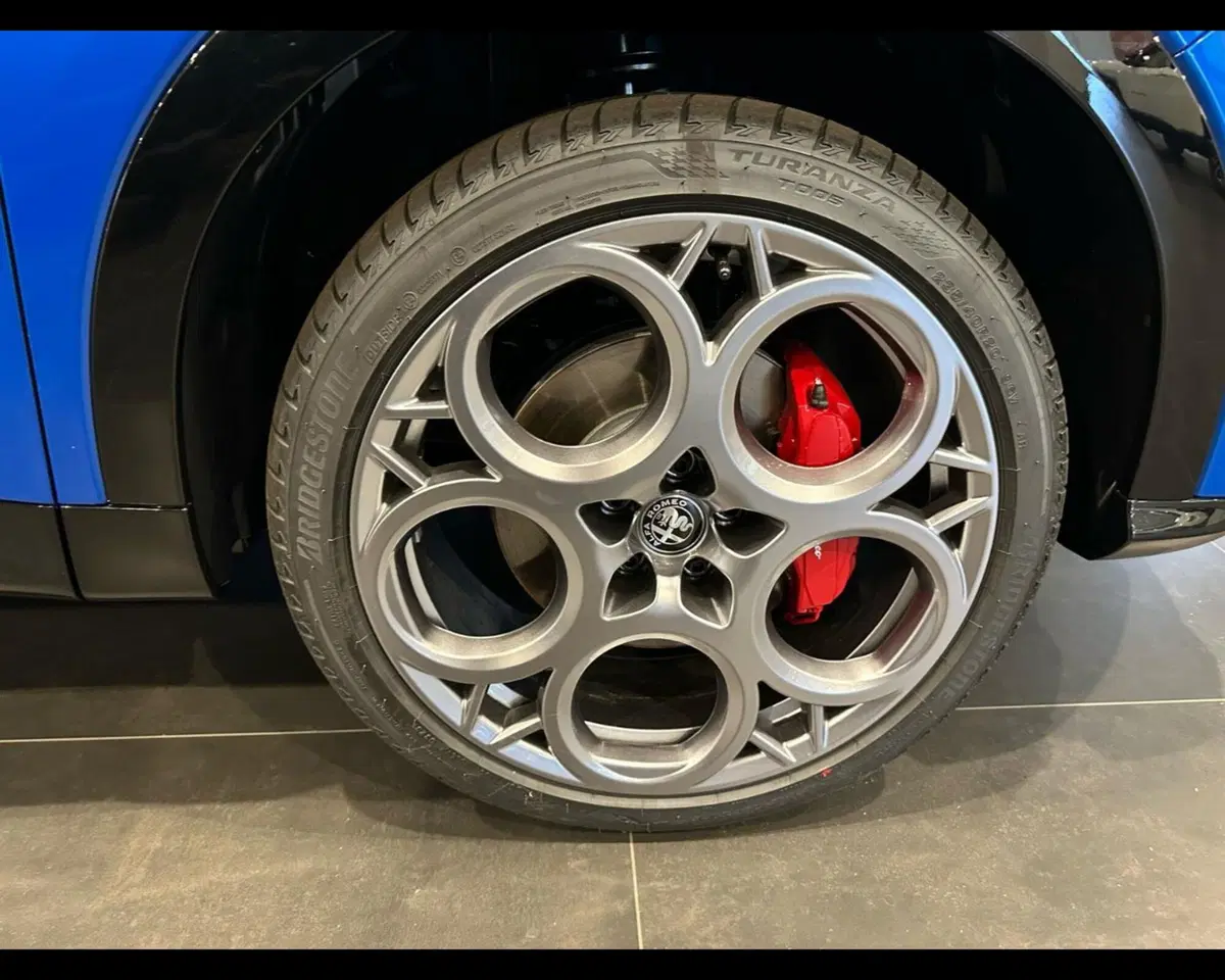 Alfa Romeo Tonale nuova a Lucca (9)