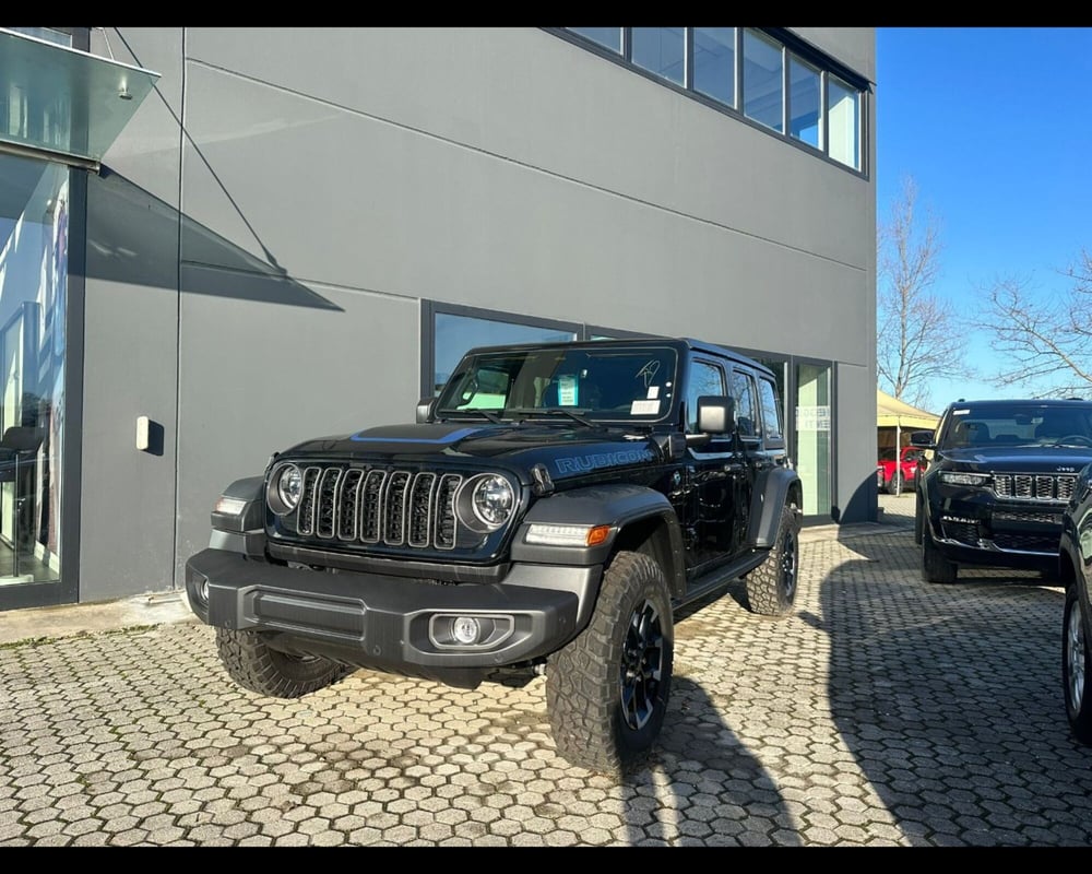 Jeep Wrangler Unlimited nuova a Lucca (4)