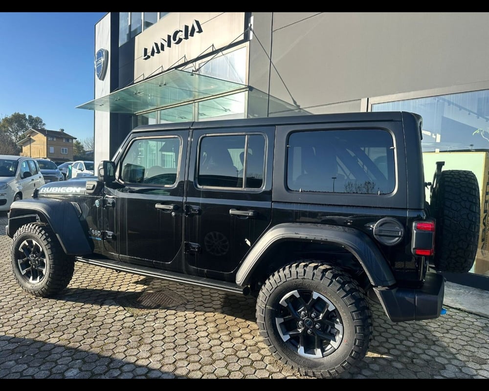 Jeep Wrangler Unlimited nuova a Lucca (5)