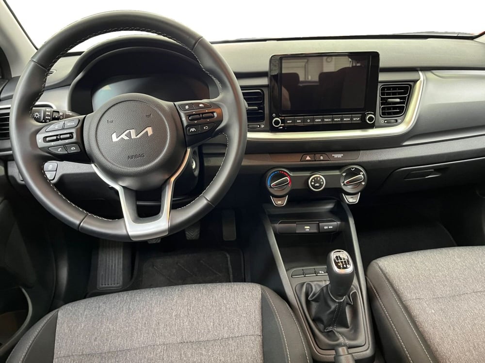 Kia Stonic nuova a Modena (14)