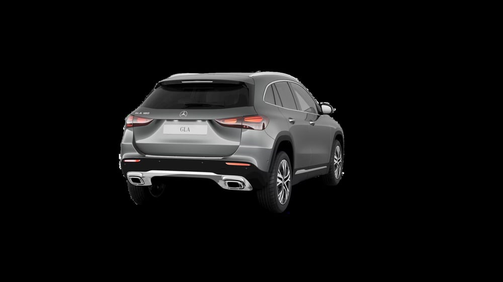 Mercedes-Benz GLA SUV nuova a Milano (4)