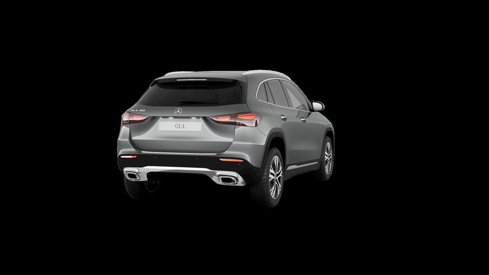 Mercedes-Benz GLA SUV nuova a Milano (4)