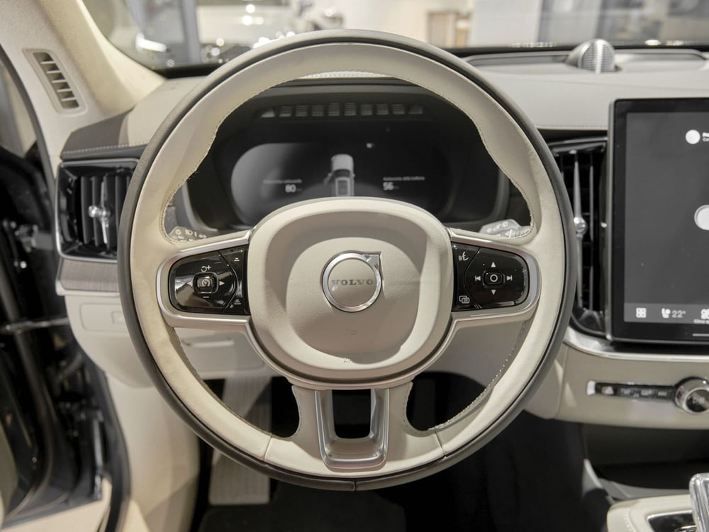 Volvo XC90 nuova a Prato (8)