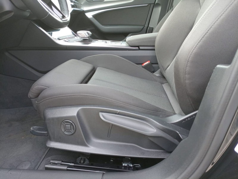 Audi A6 Avant e-Tron usata a Bari (11)