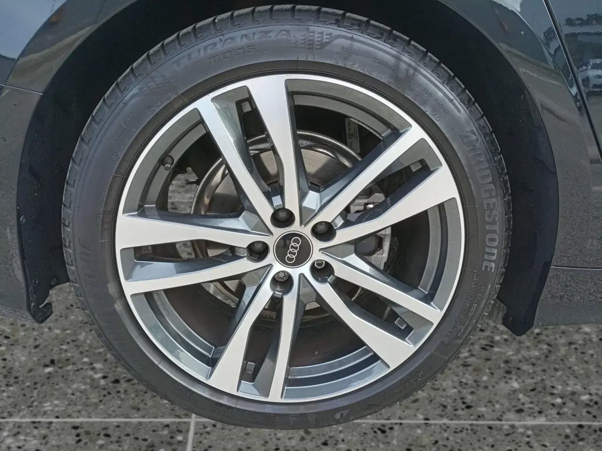 Audi A6 Avant e-Tron usata a Bari (4)