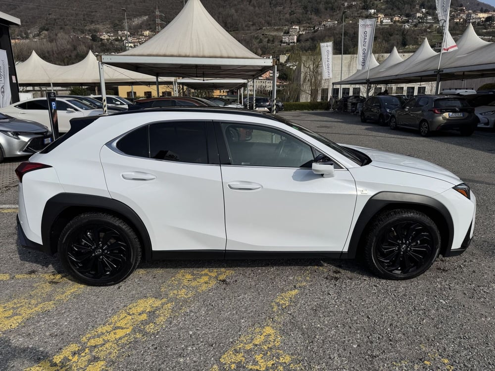 Lexus UX usata a Como (9)