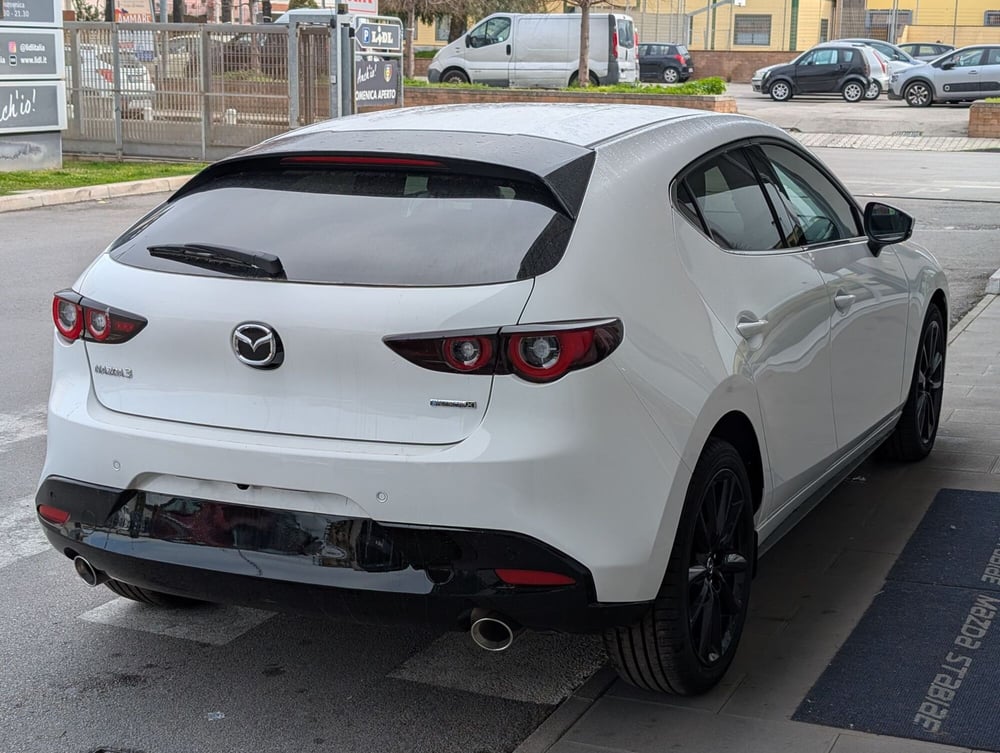 Mazda Mazda3 Hatchback nuova a Napoli (6)