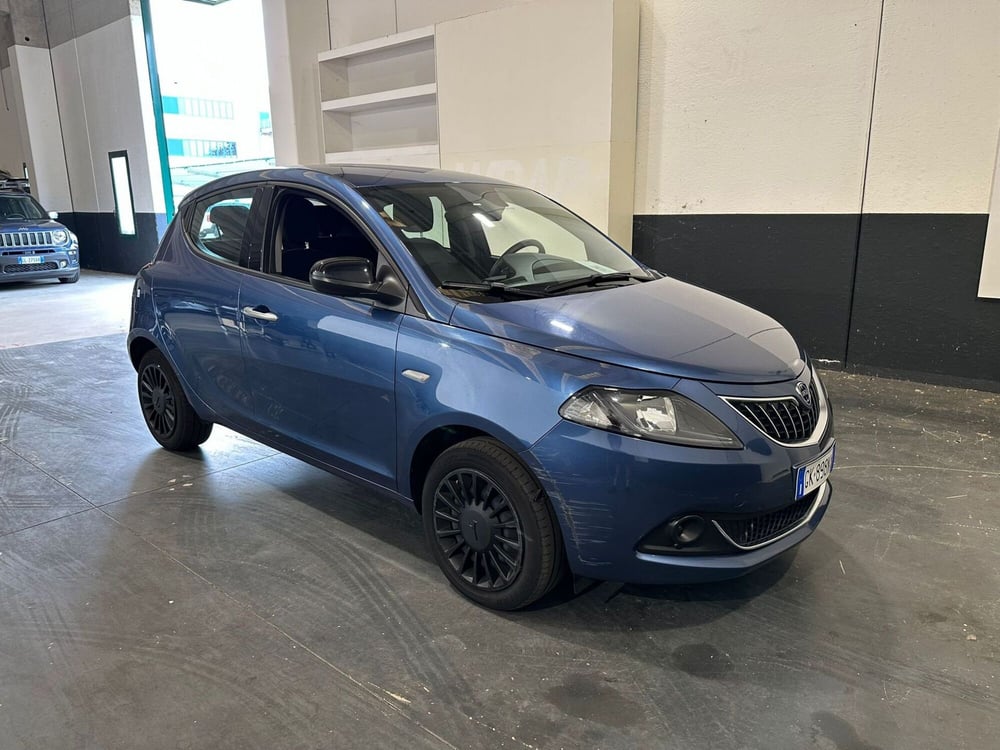 Lancia Ypsilon usata a Milano (3)