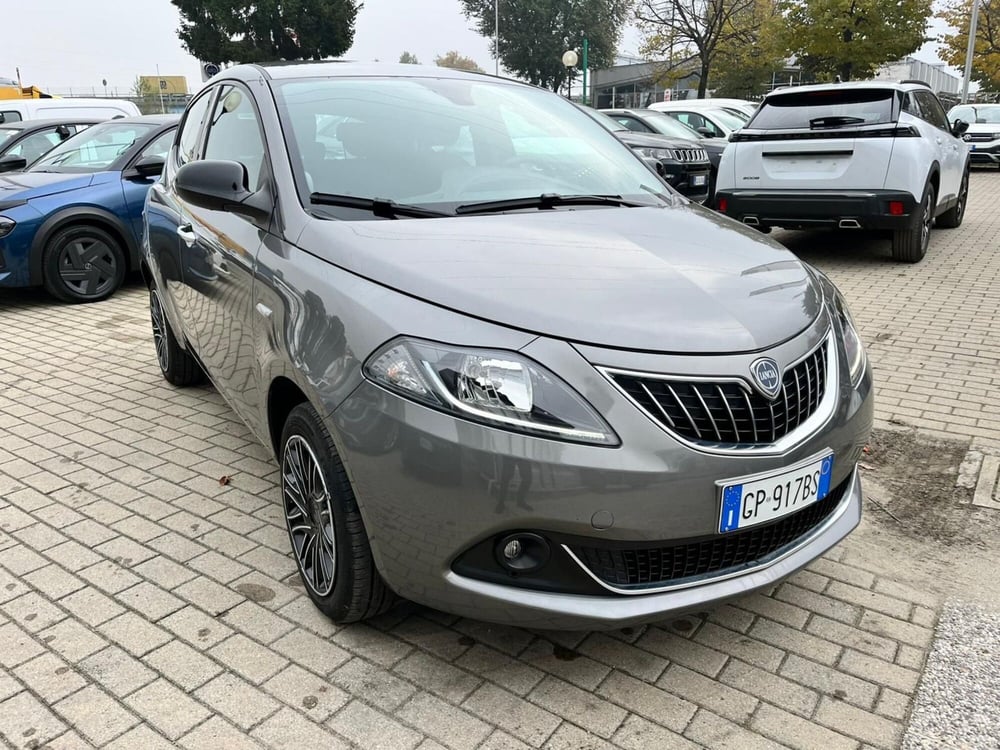 Lancia Ypsilon usata a Milano (3)