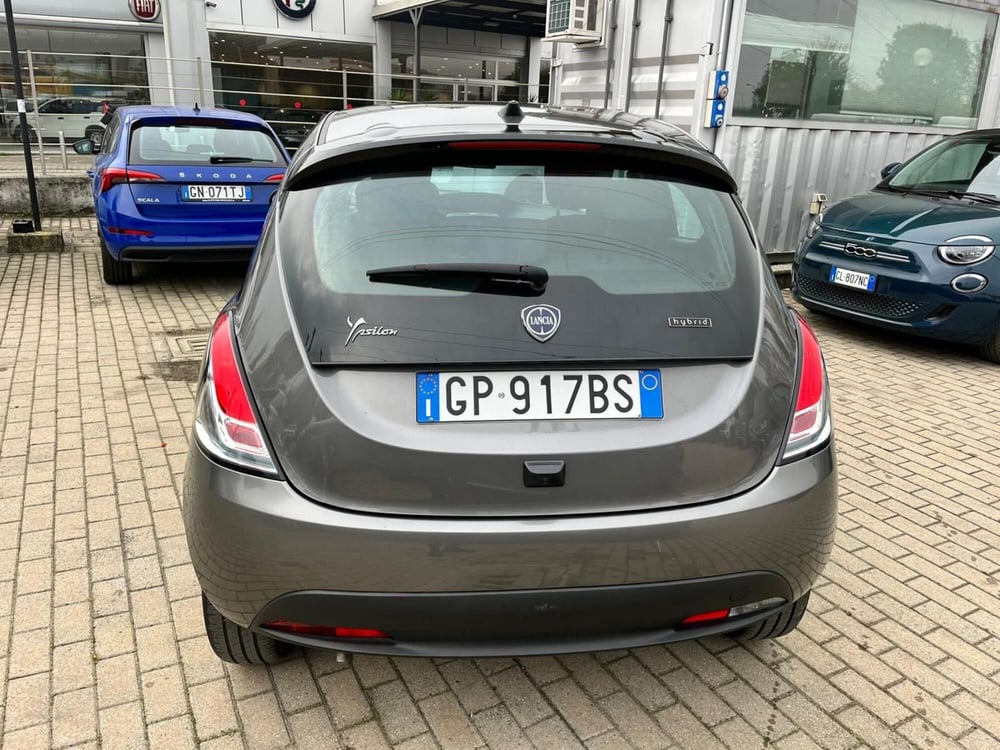 Lancia Ypsilon usata a Milano (9)