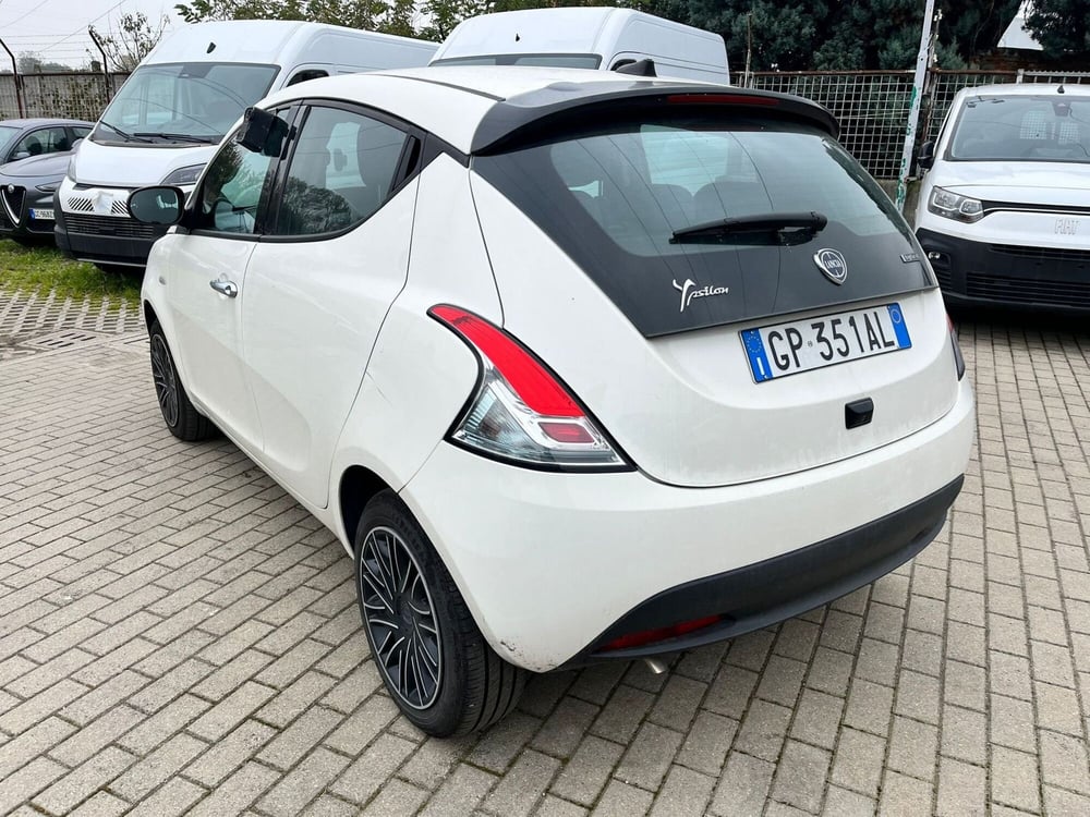 Lancia Ypsilon usata a Milano (6)