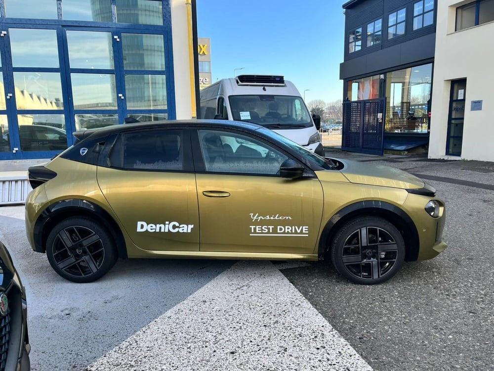 Lancia Ypsilon usata a Milano (5)