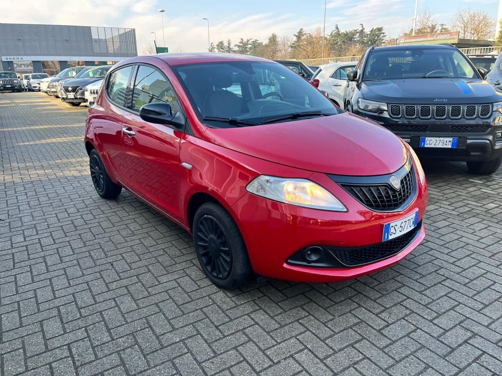 Lancia Ypsilon usata a Milano (3)