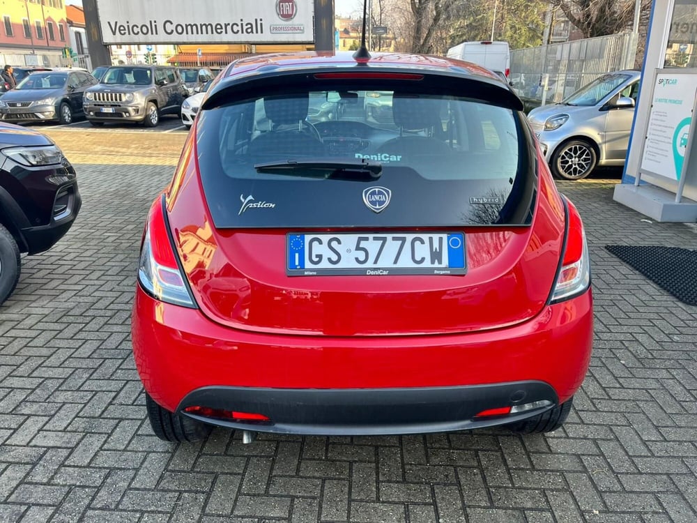 Lancia Ypsilon usata a Milano (8)