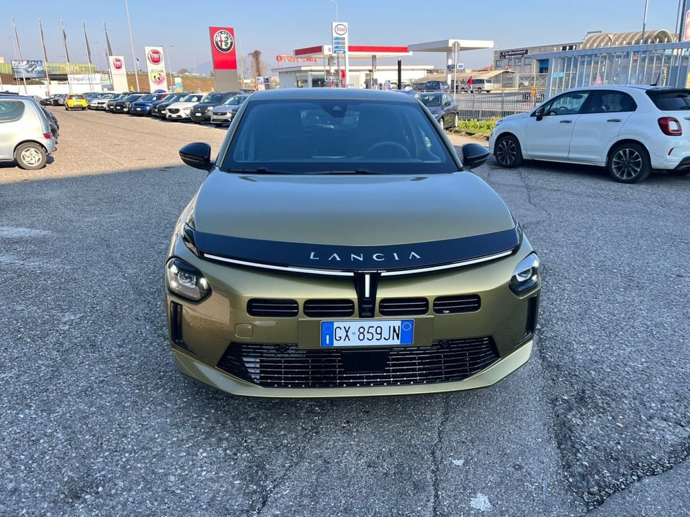 Lancia Ypsilon nuova a Milano (2)