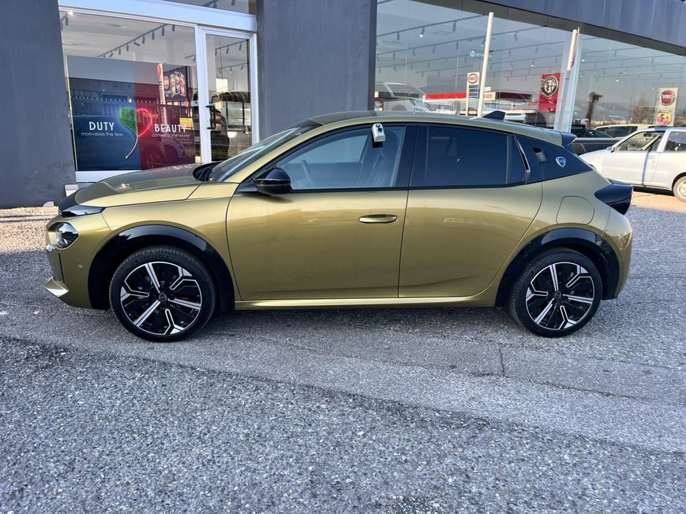 Lancia Ypsilon nuova a Milano (4)