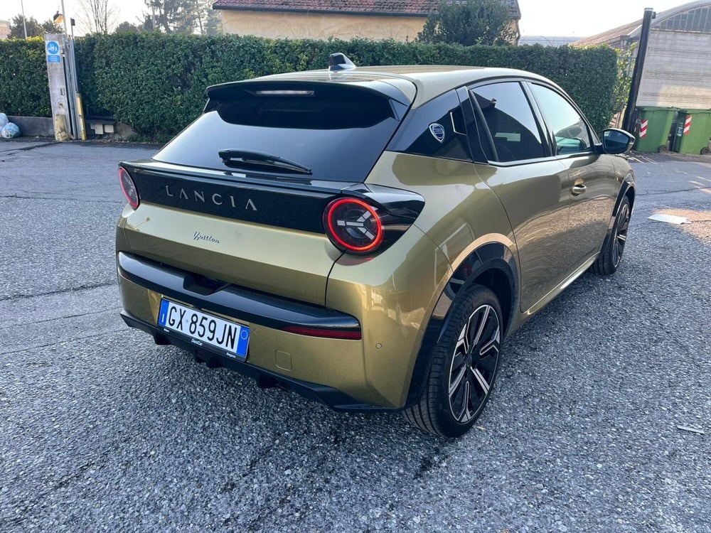 Lancia Ypsilon nuova a Milano (7)