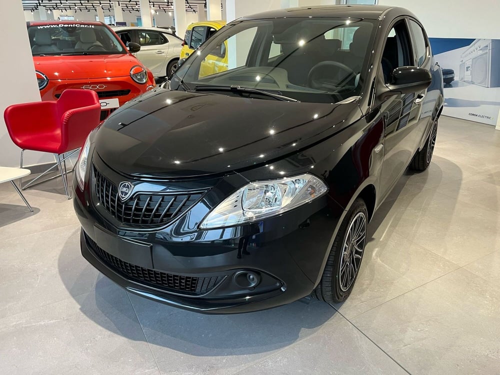 Lancia Ypsilon nuova a Milano