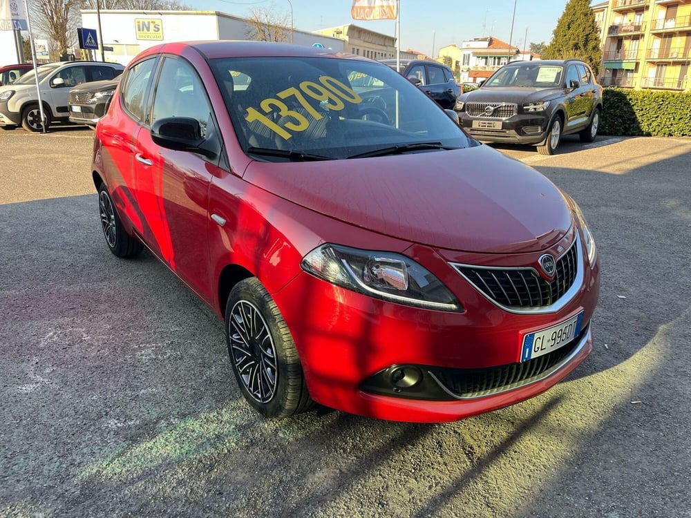 Lancia Ypsilon usata a Milano (3)