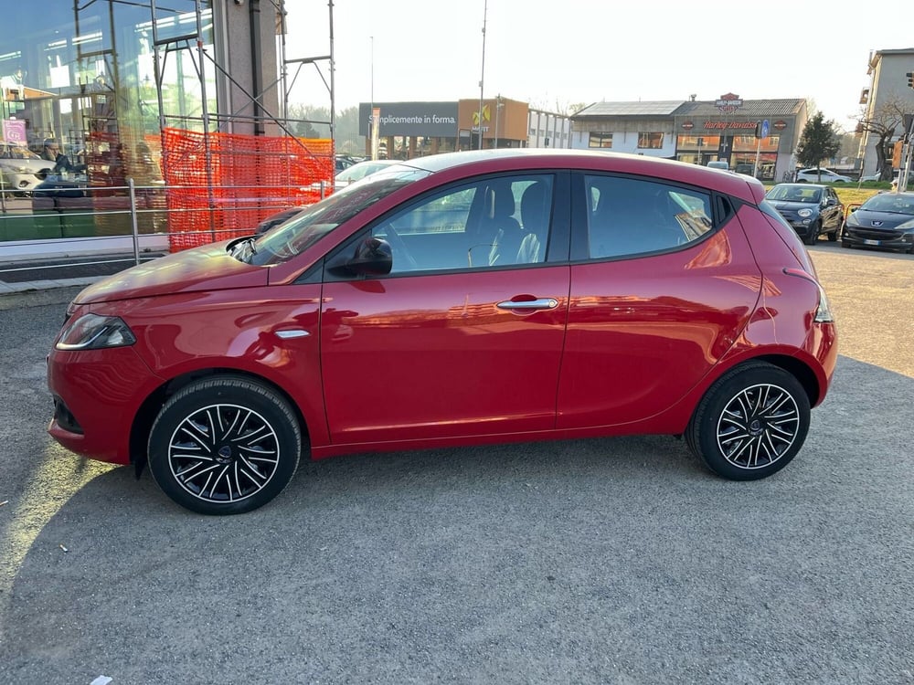 Lancia Ypsilon usata a Milano (4)