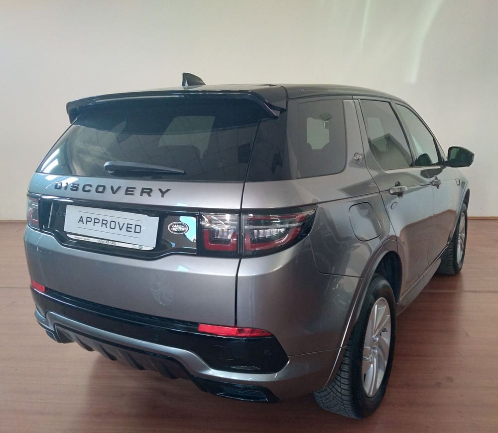 Land Rover Discovery Sport usata a Lucca (2)