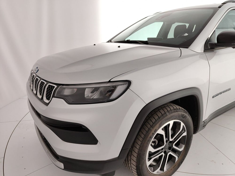 Jeep Compass nuova a Caserta (11)