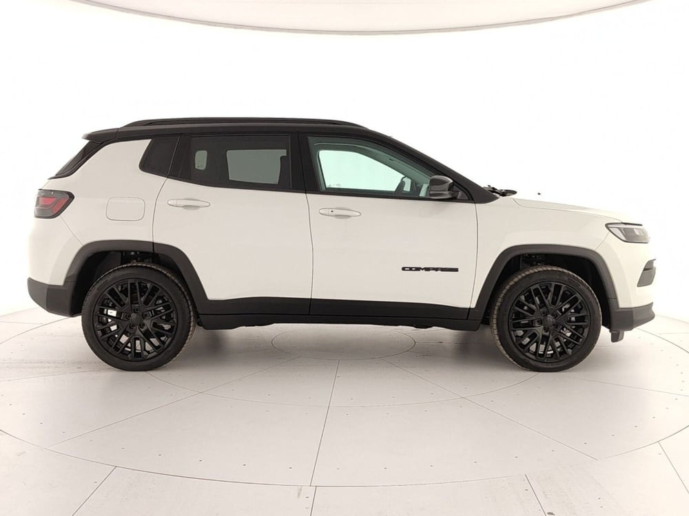 Jeep Compass nuova a Caserta (5)