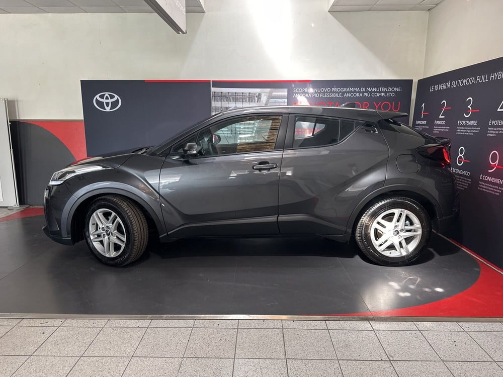 Toyota Toyota C-HR nuova a Viterbo (6)