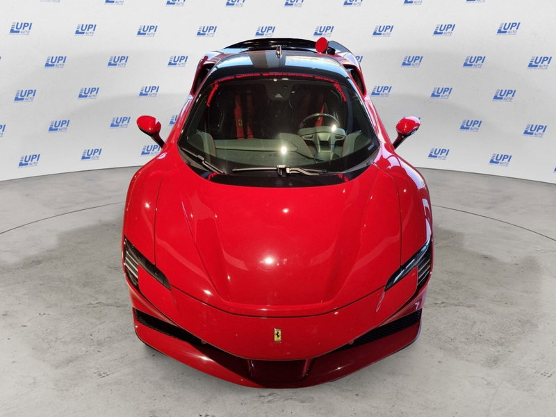 Ferrari SF90 Coupé nuova a Pistoia (6)