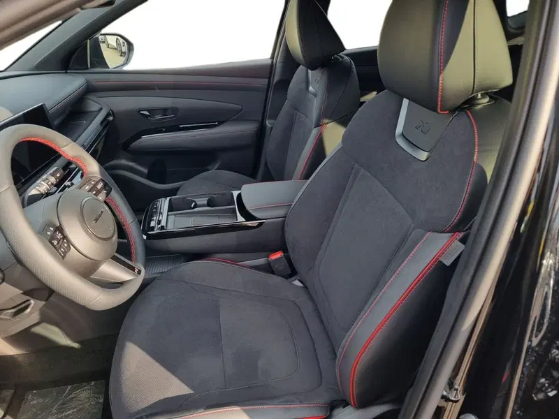 Hyundai Tucson nuova a Pistoia (9)