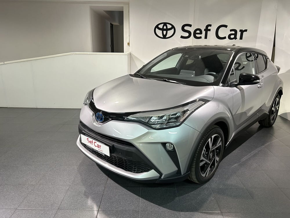 Toyota Toyota C-HR nuova a Milano