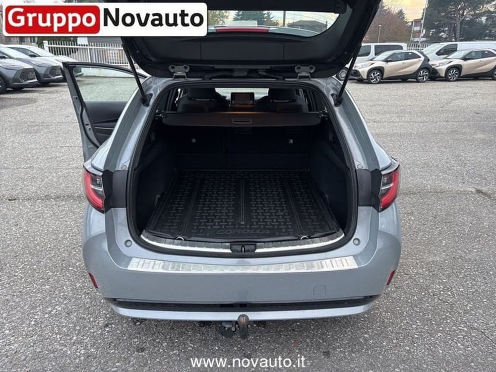 Toyota Corolla Touring Sports usata a Varese (12)