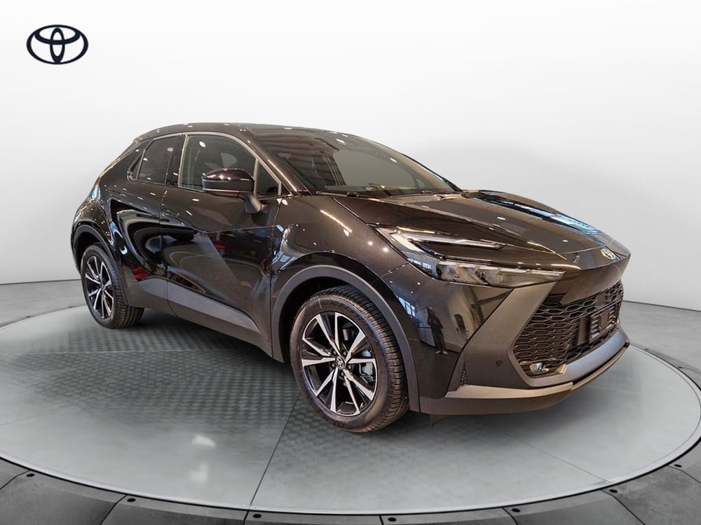 Toyota Toyota C-HR nuova a Cremona (4)