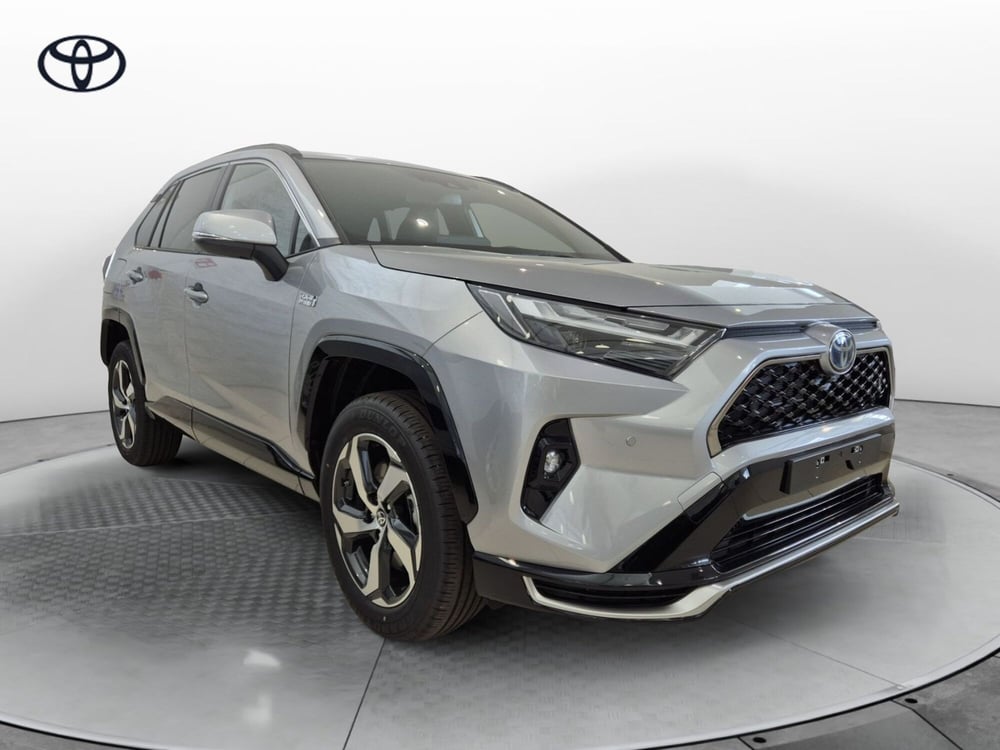 Toyota Rav4 nuova a Cremona (3)