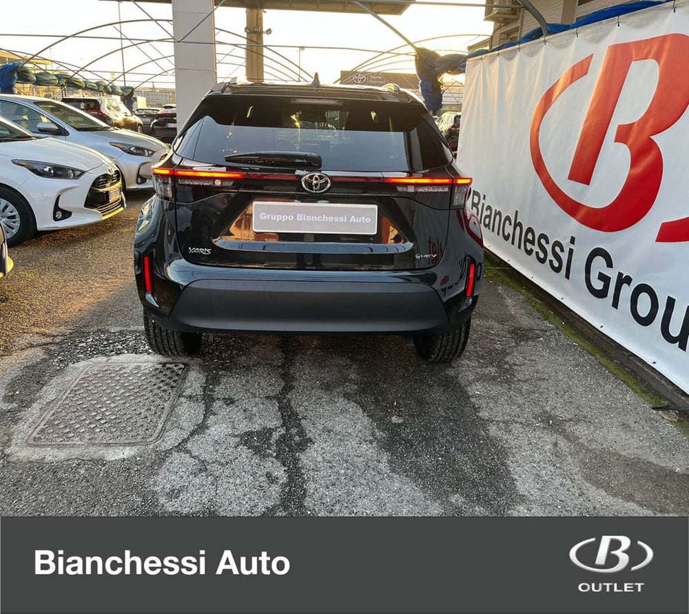 Toyota Yaris Cross nuova a Cremona (7)