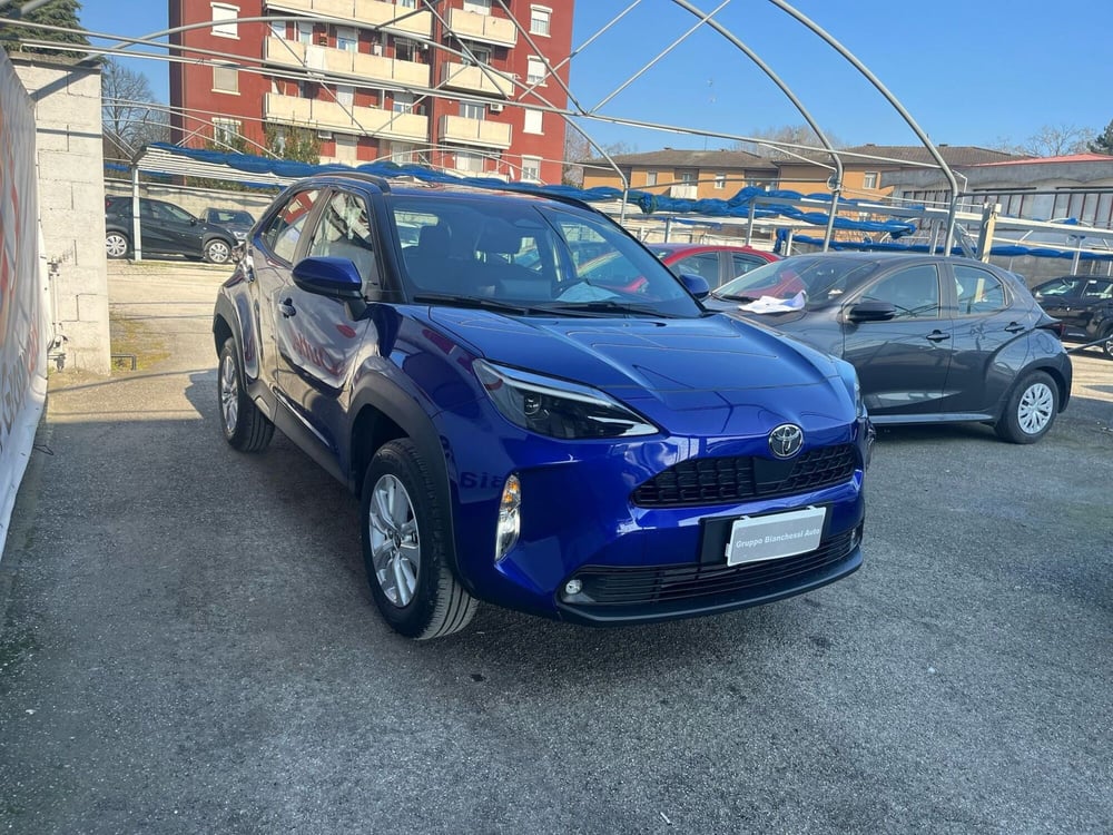 Toyota Yaris Cross nuova a Cremona (4)