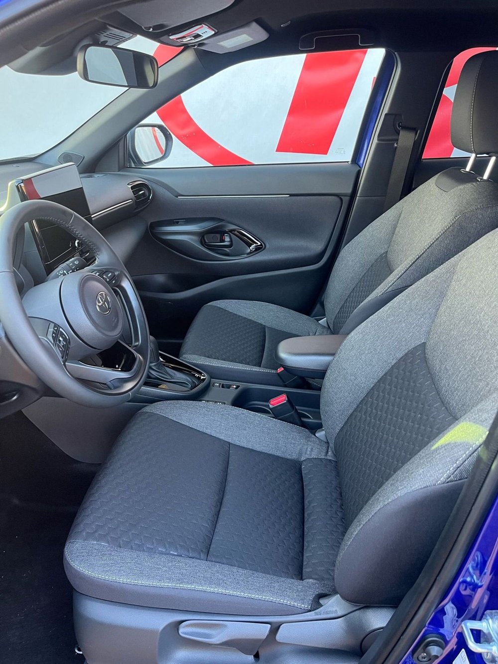 Toyota Yaris Cross nuova a Cremona (9)