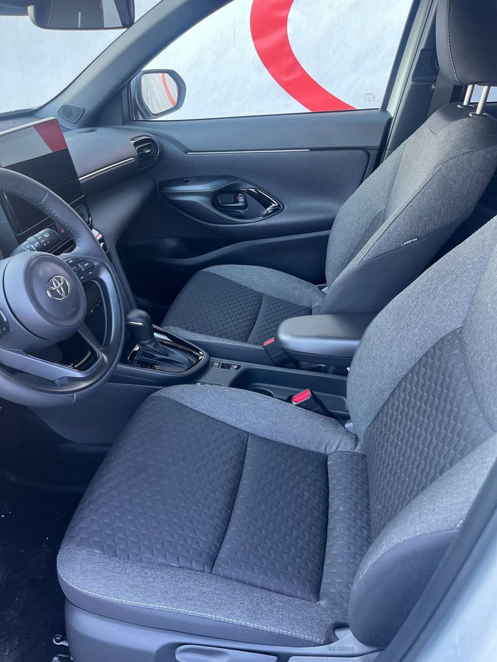 Toyota Yaris Cross nuova a Cremona (11)