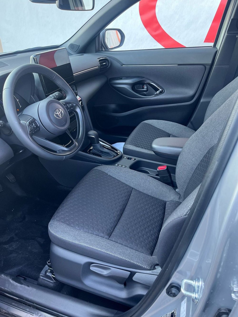 Toyota Yaris Cross nuova a Cremona (12)