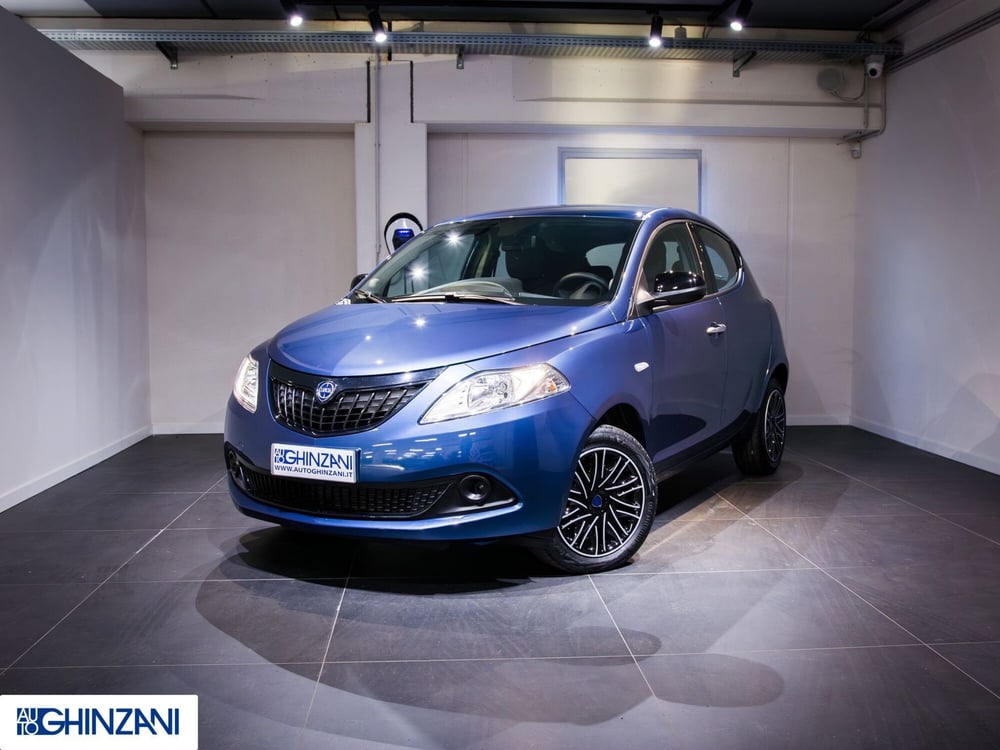 Lancia Ypsilon nuova a Bergamo (2)