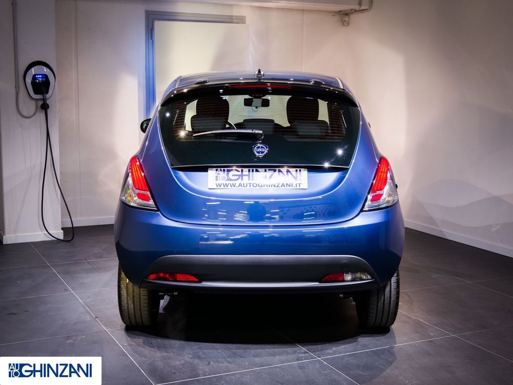 Lancia Ypsilon nuova a Bergamo (5)