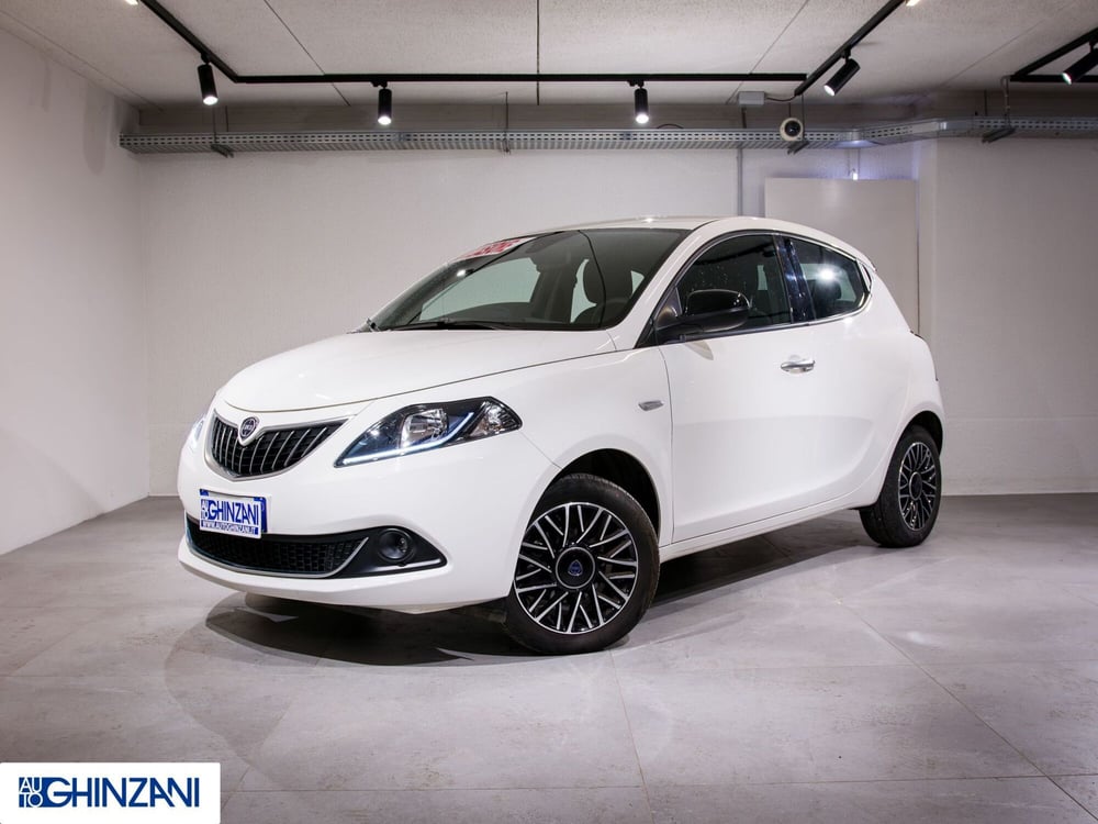 Lancia Ypsilon usata a Bergamo (3)