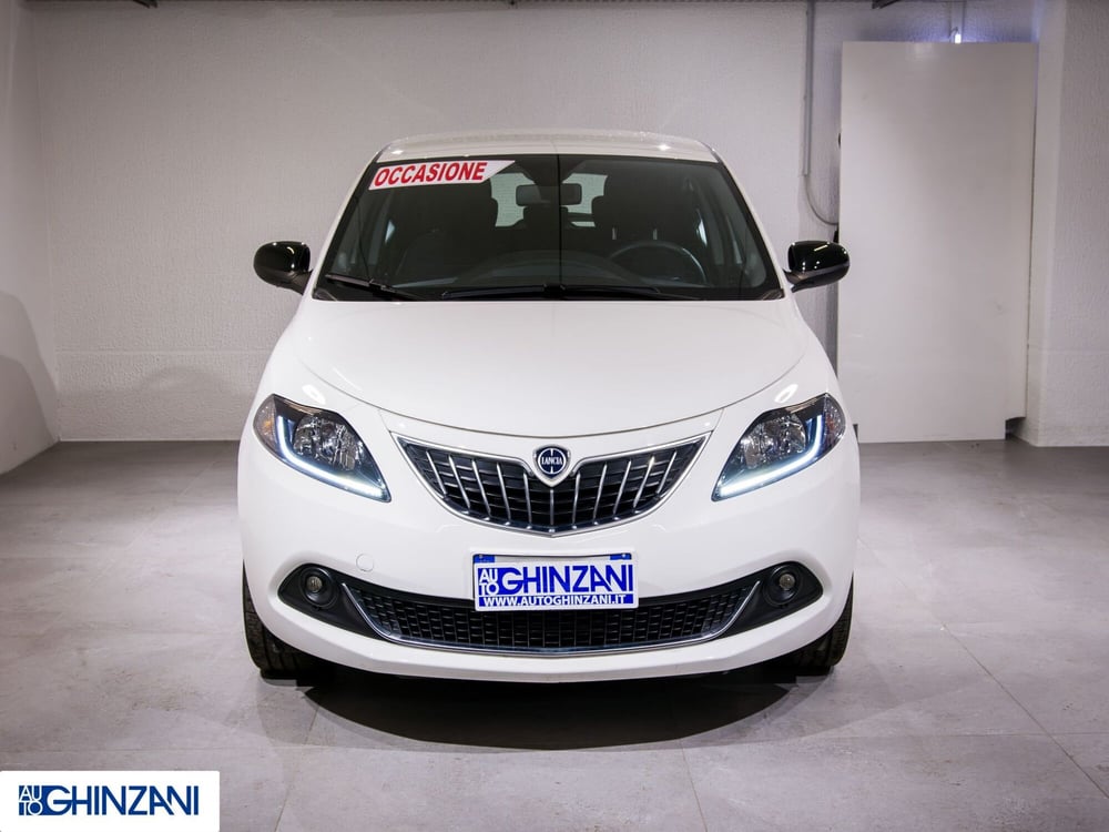 Lancia Ypsilon usata a Bergamo (4)