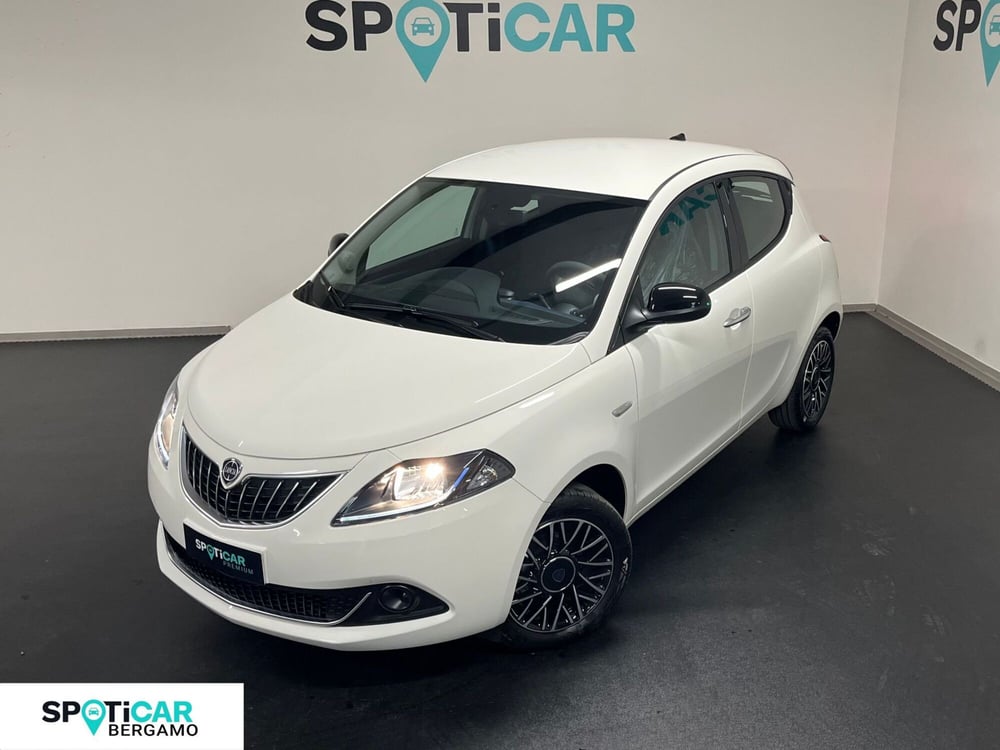 Lancia Ypsilon nuova a Bergamo (2)