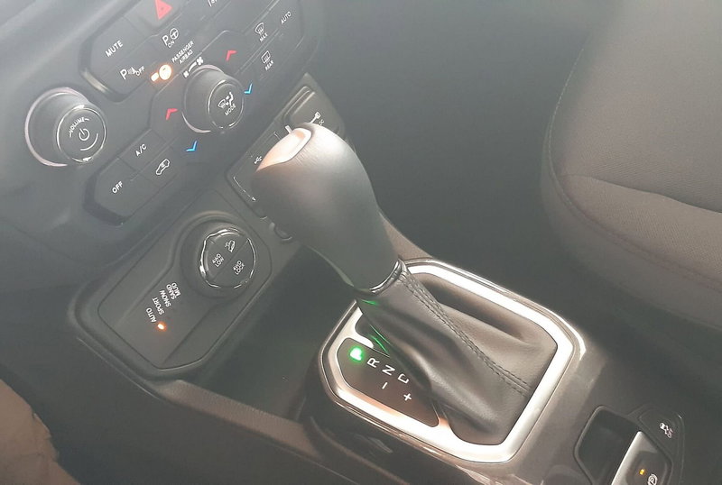 Jeep Renegade nuova a Campobasso (18)